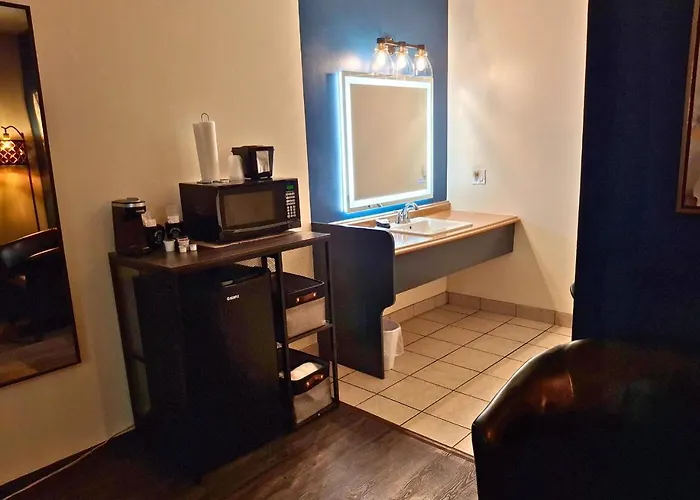 Shady Acre Inn And Suites