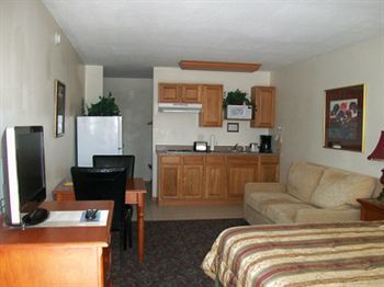 Shady Acre And Motel Branson West